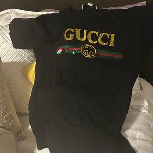 NWT women’s Gucci sequin t shirt. Purchased from Gucci boutique in Dubai.